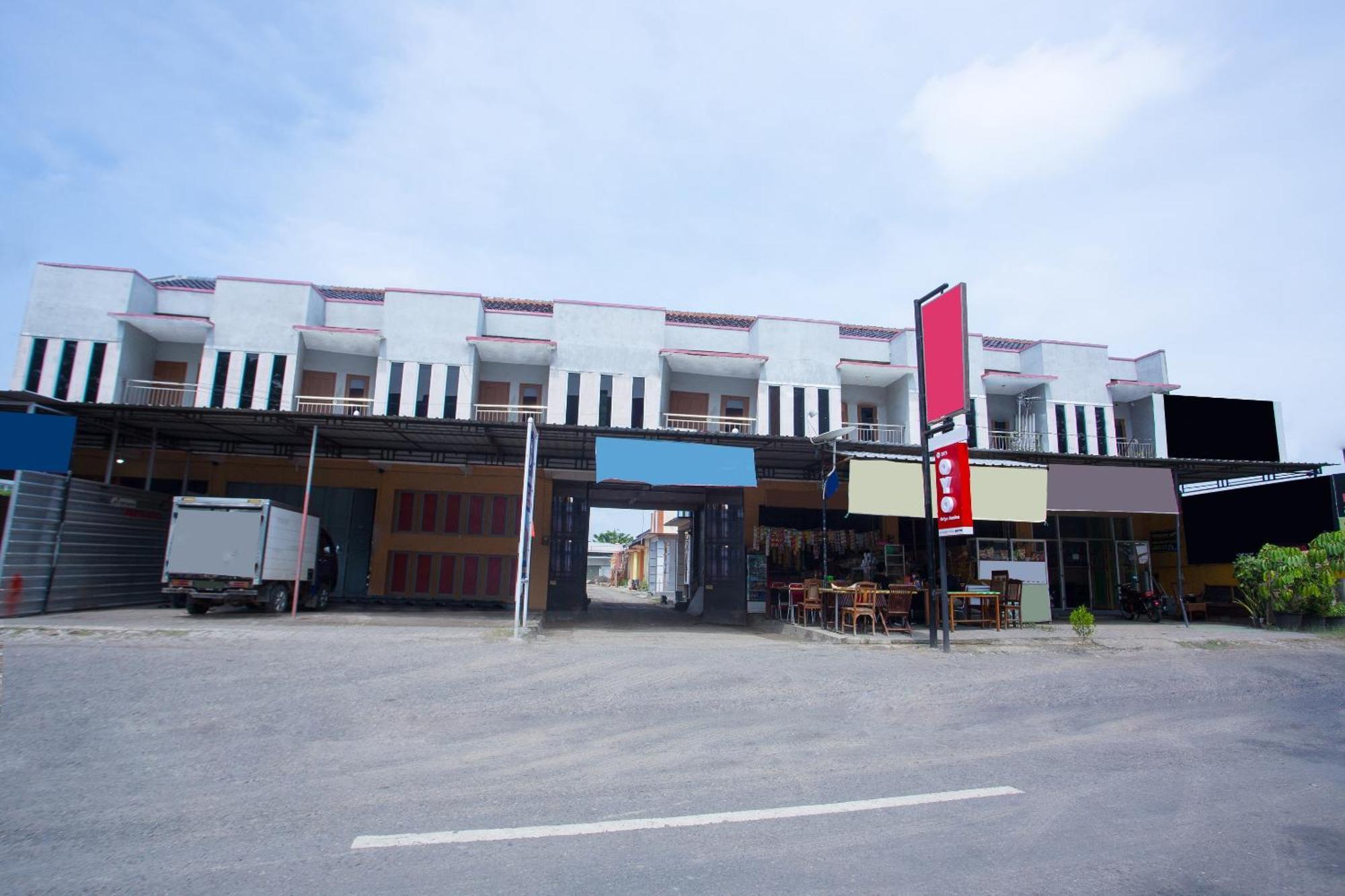 Griya Annisa Hotel Tegal  Exterior photo
