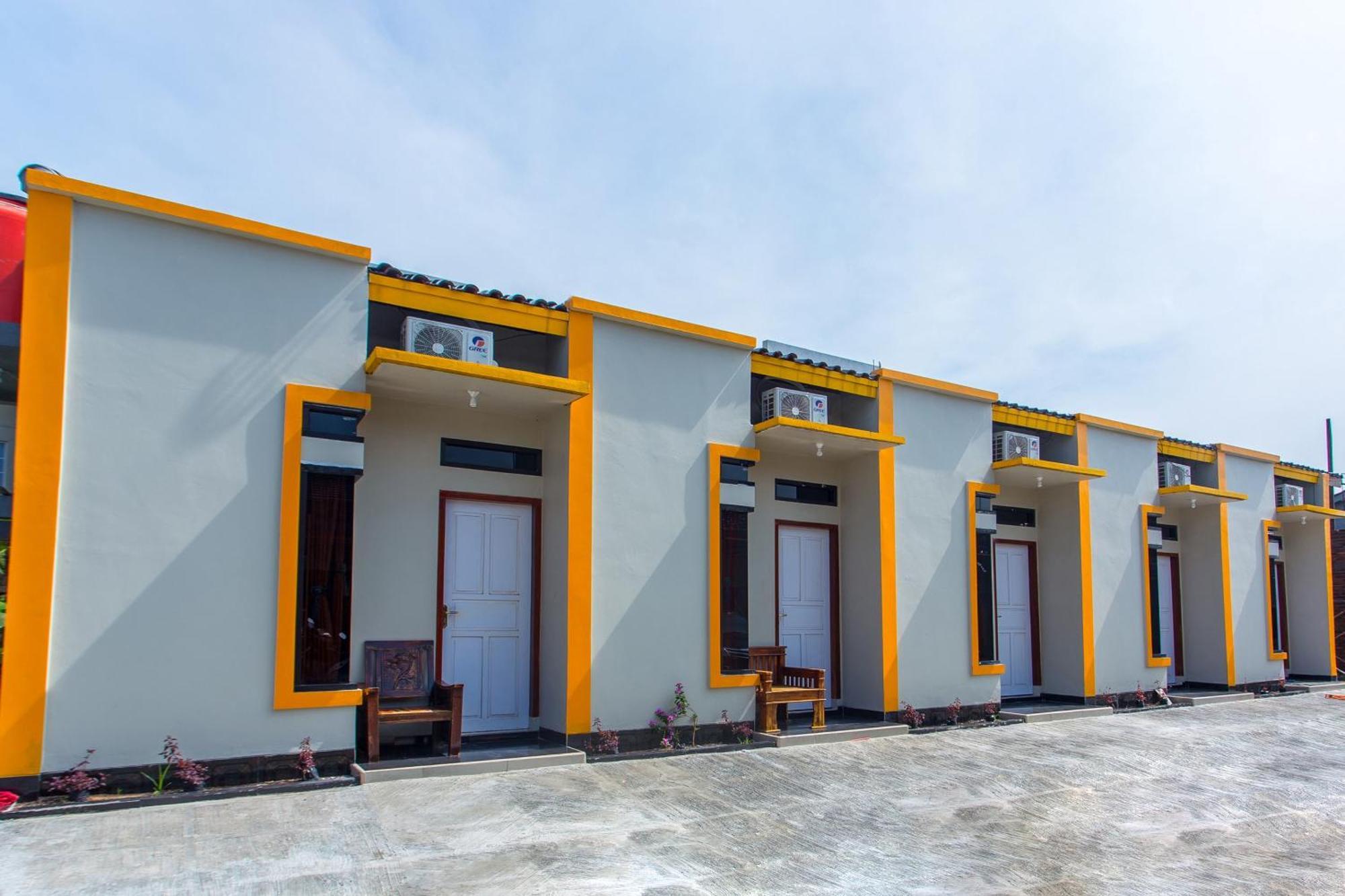 Griya Annisa Hotel Tegal  Exterior photo