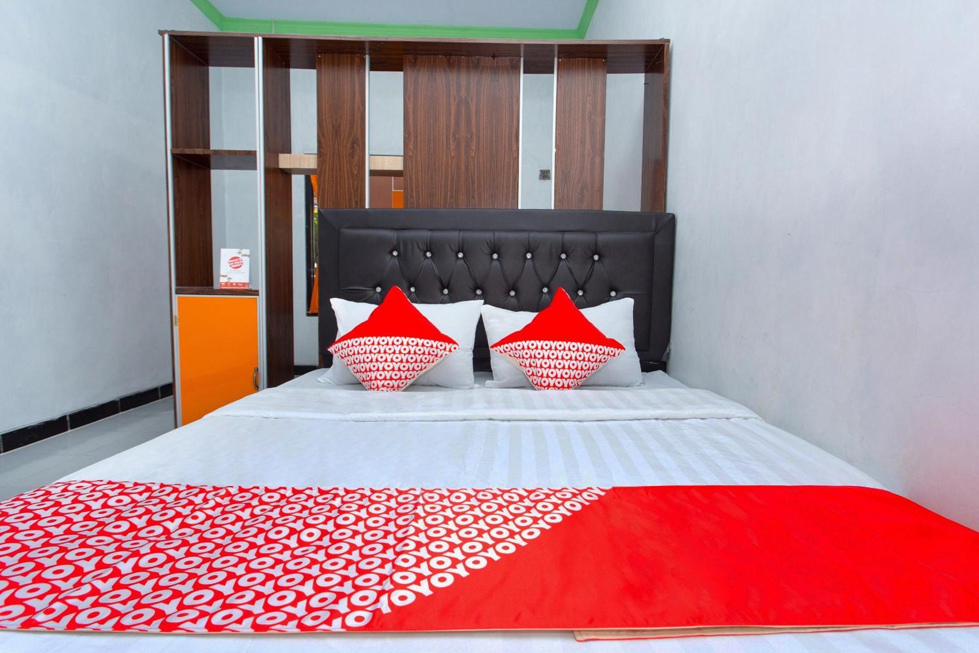 Griya Annisa Hotel Tegal  Exterior photo