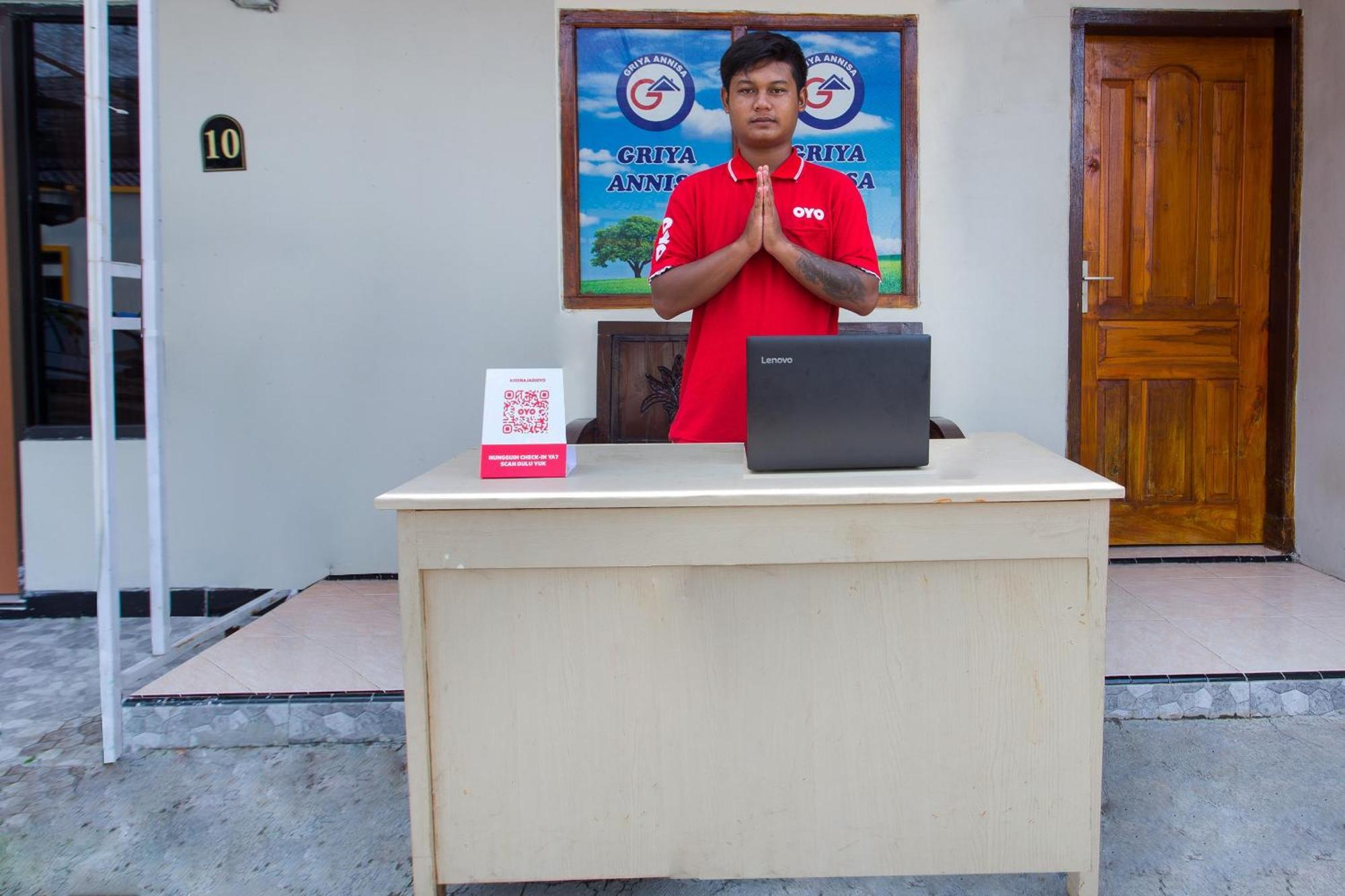 Griya Annisa Hotel Tegal  Exterior photo