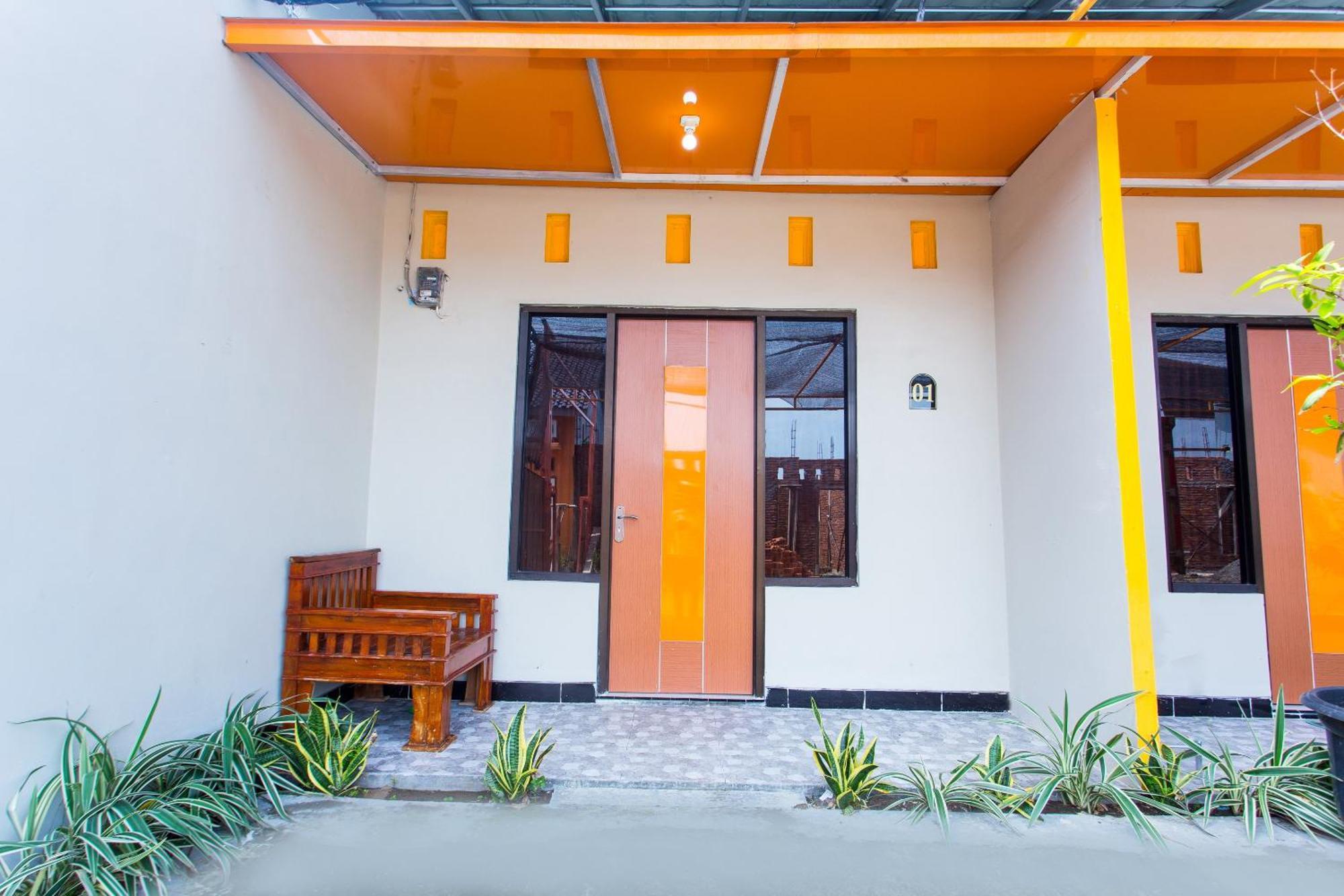 Griya Annisa Hotel Tegal  Exterior photo
