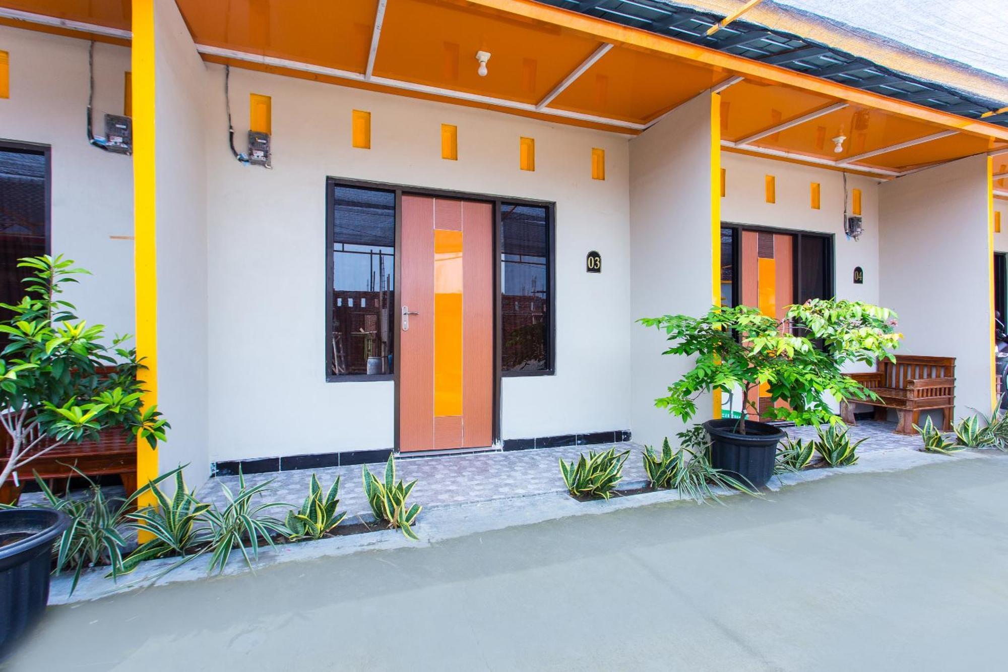 Griya Annisa Hotel Tegal  Exterior photo